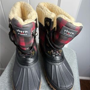 Cougar Storm Waterproof Lace Up Winter Boots Womens Red and Black Plaid Size 9